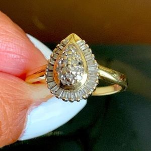 10k Yellow Gold Pear Diamond Ring